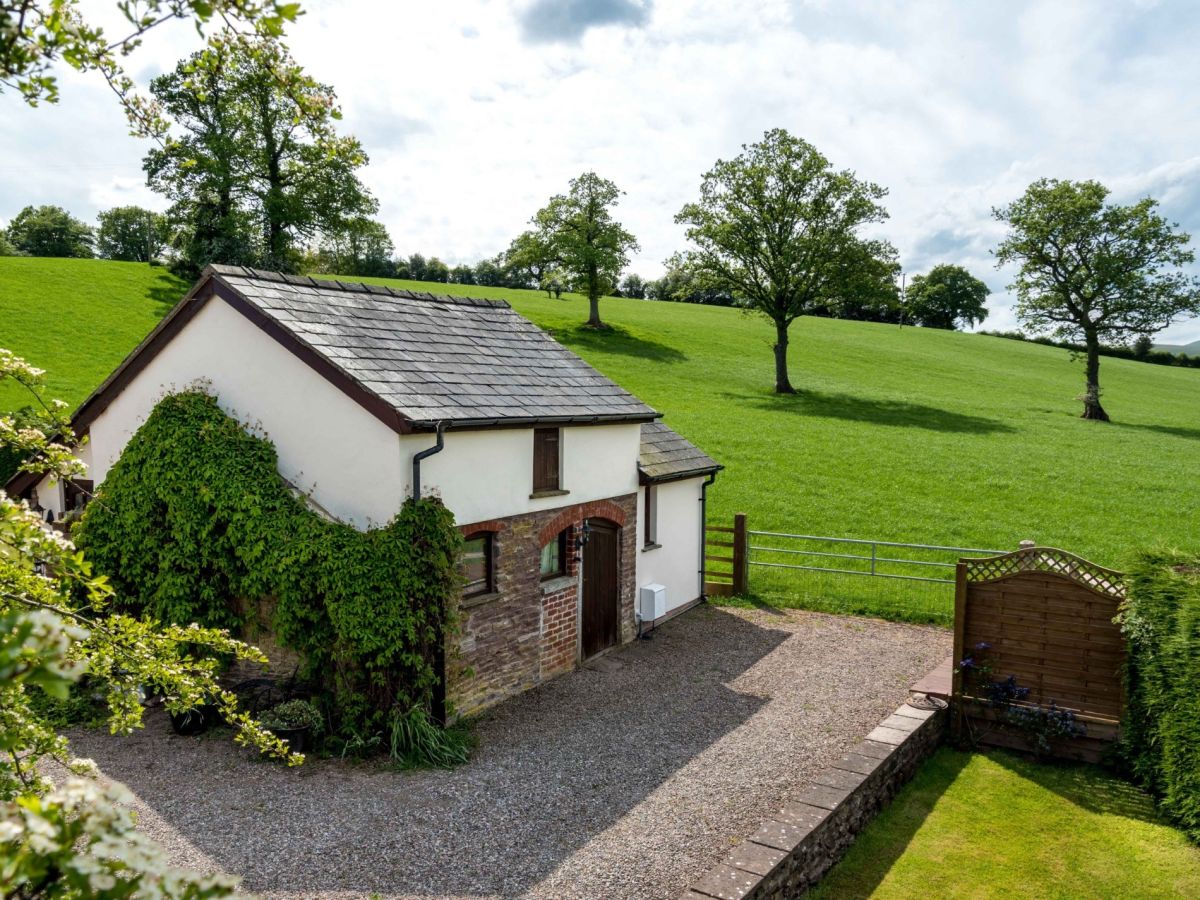 Clare's Cottage - Abergavenny
