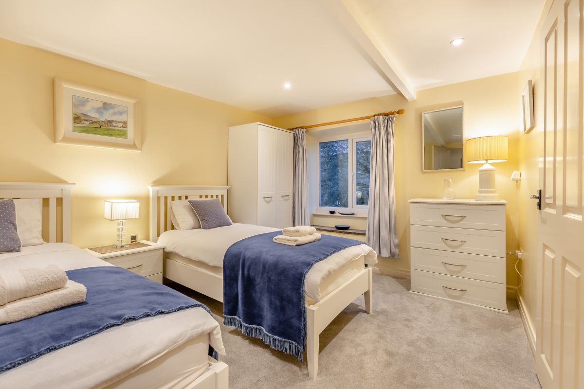 Theas Cottage, listing photograph 8