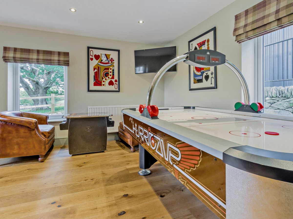 Bryn Parc, listing photograph 9