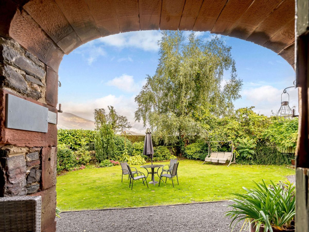 Thornthwaite Elm, listing photograph 8