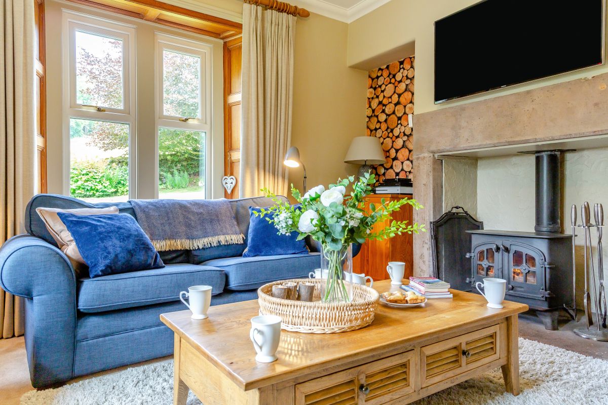 Fox Hollow, listing photograph 12