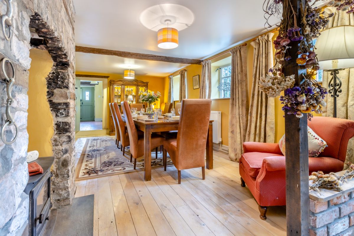 Castell Madoc Cottages, listing photograph 6