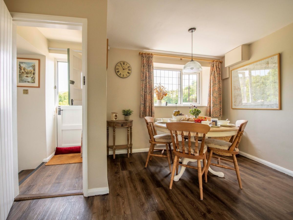 Evergreen Cottage, listing photograph 11