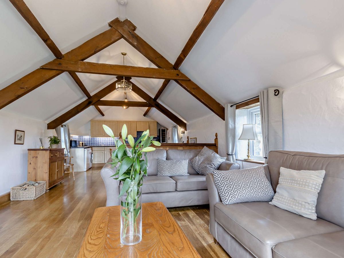 Family Farmhouse Conwy Valley, listing photograph 9