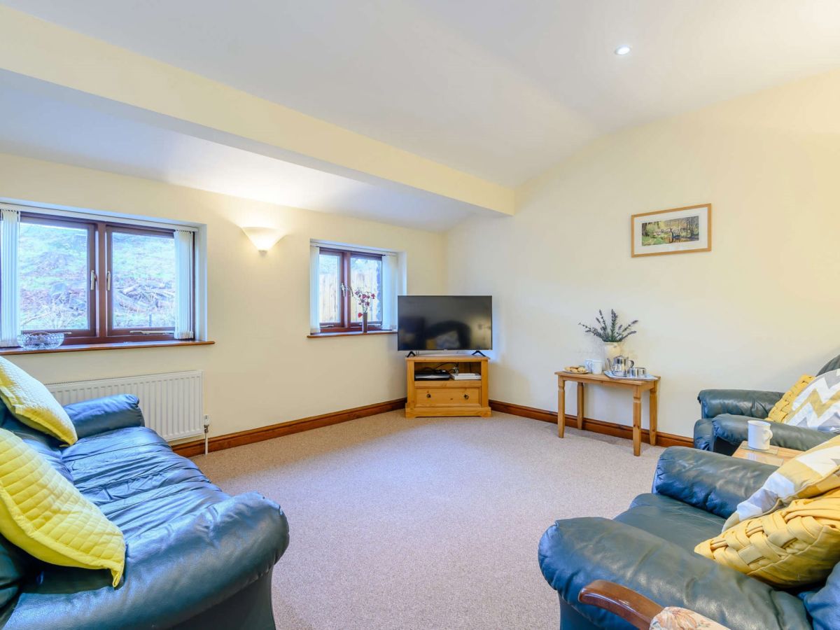 Dan-y-crug Farmhouse, listing photograph 3