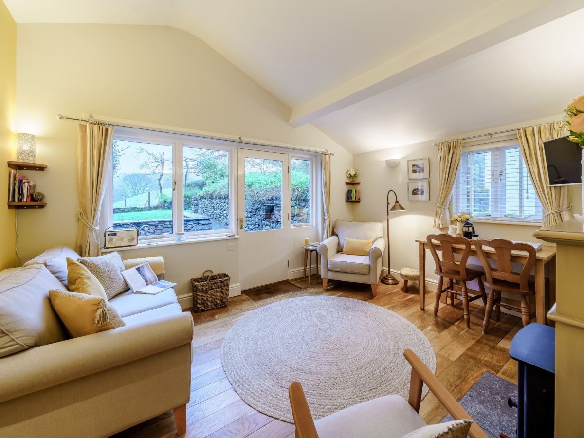 Garden House, listing photograph 2