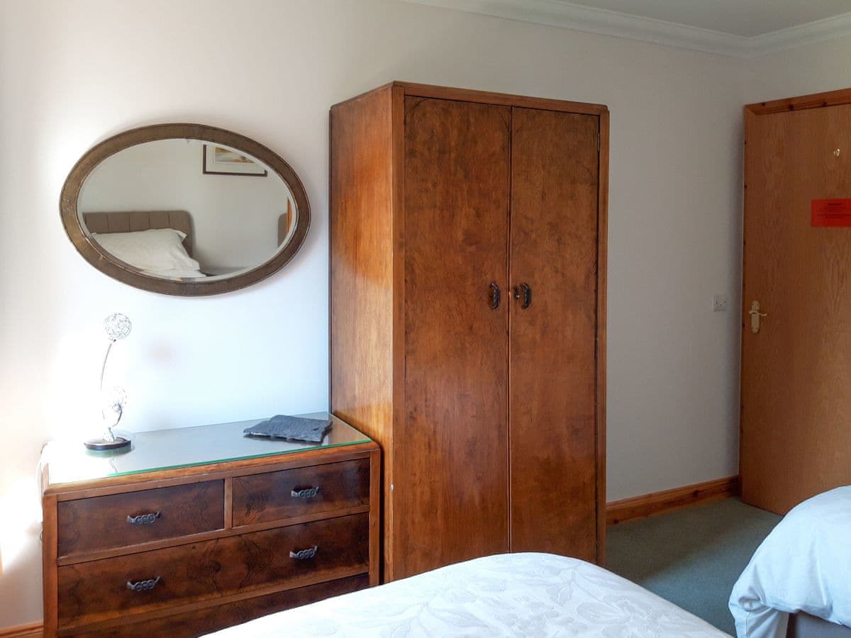 Lismore Cottage, listing photograph 11