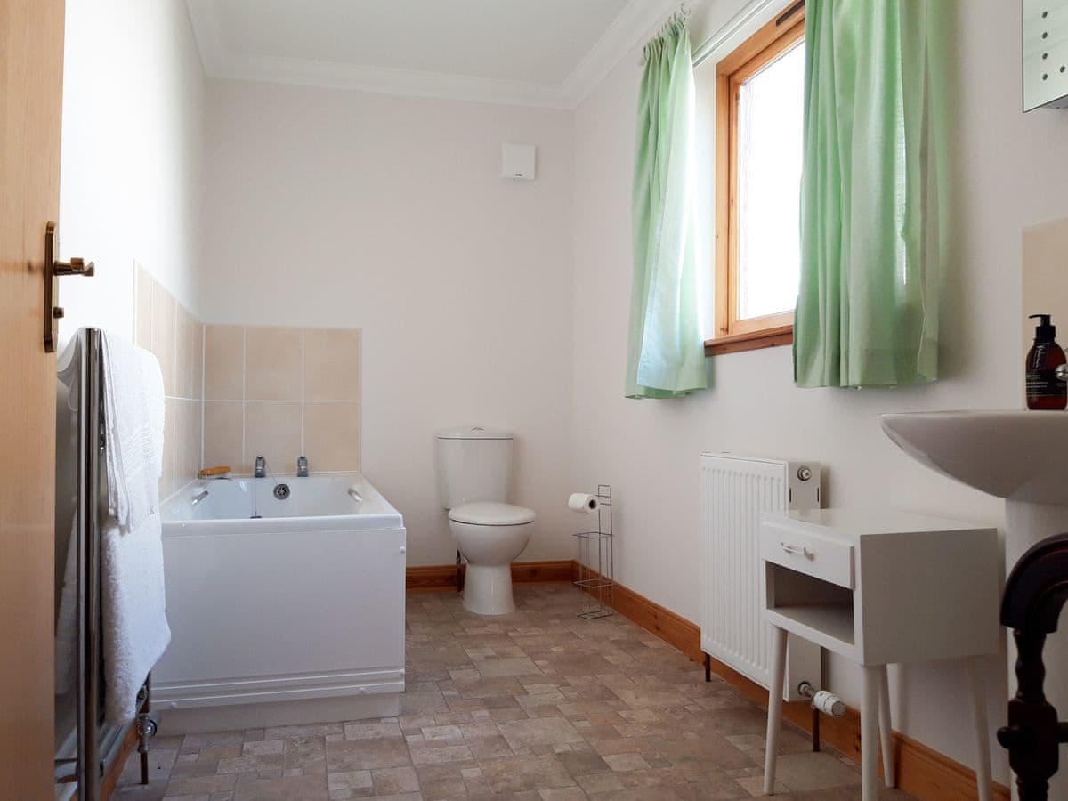 Lismore Cottage, listing photograph 12