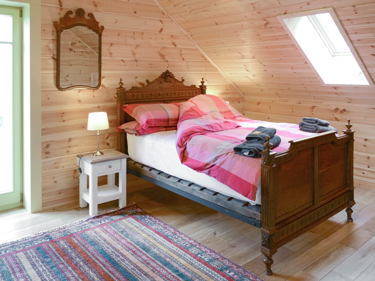 Moonshine Cottage, listing photograph 8