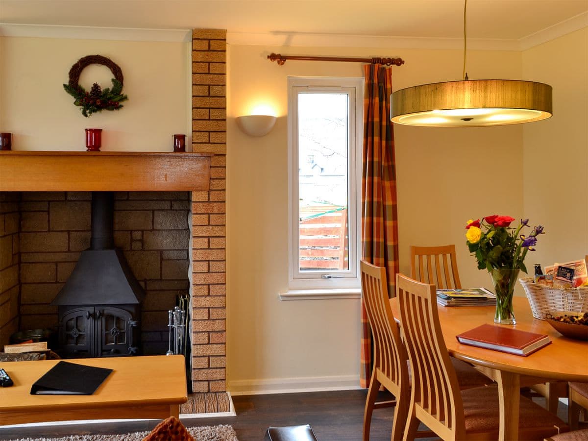 Holly Lodge, listing photograph 3