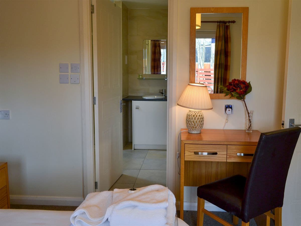 Holly Lodge, listing photograph 8