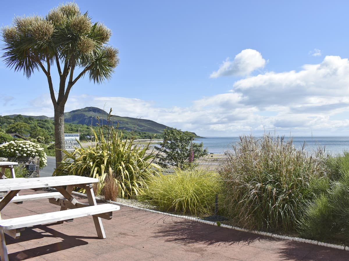 Big Beach House, listing photograph 2