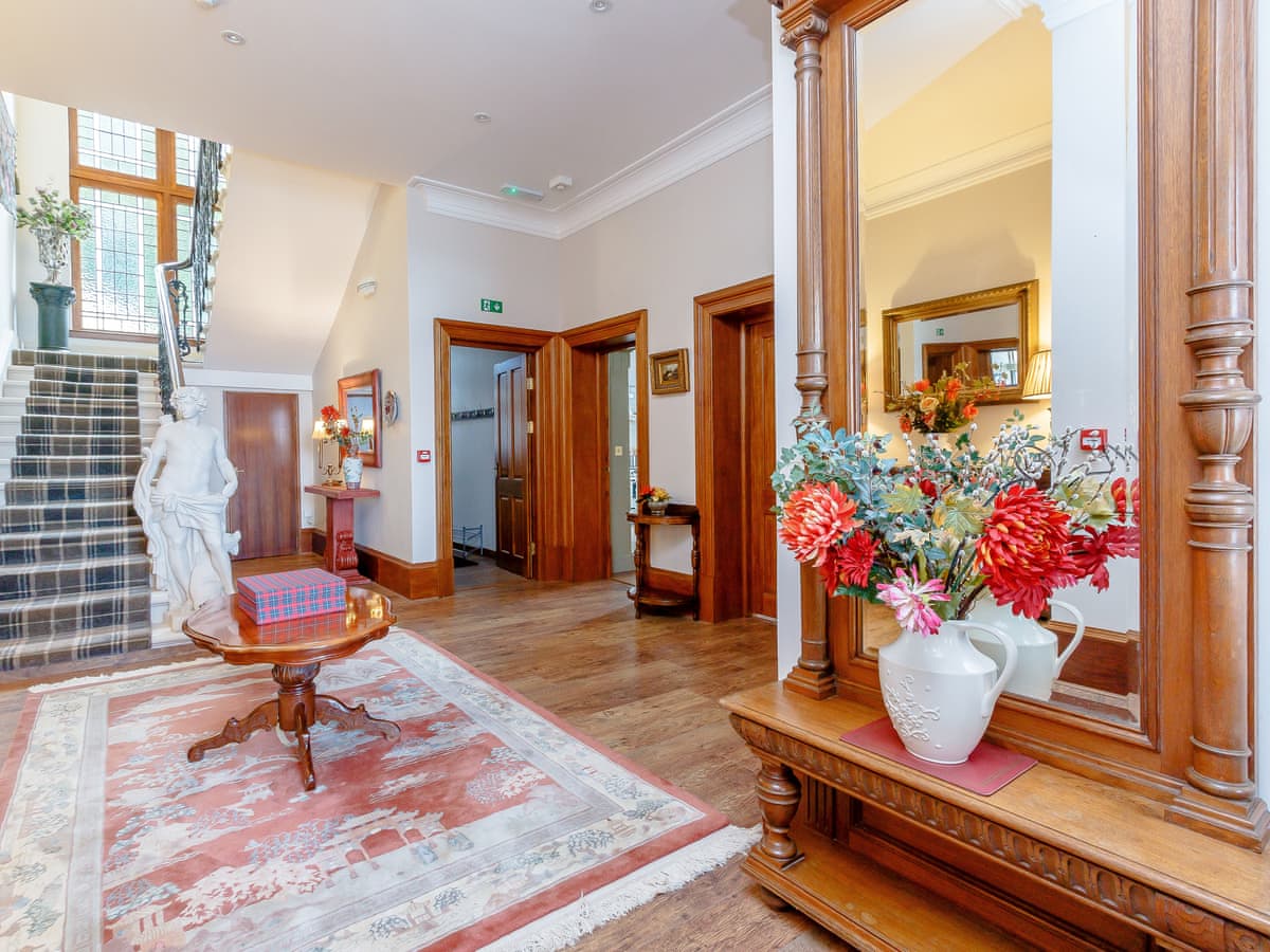 Strone House, listing photograph 4