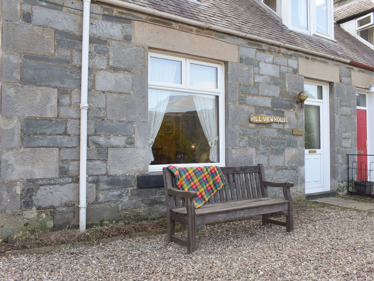 Hillview Holidays - Hill View House, listing photograph 2