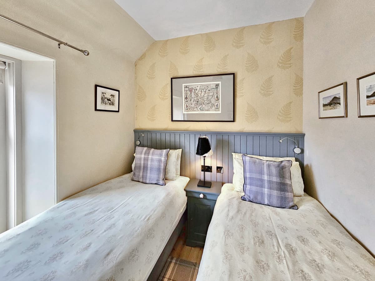 Apartment 2, listing photograph 11