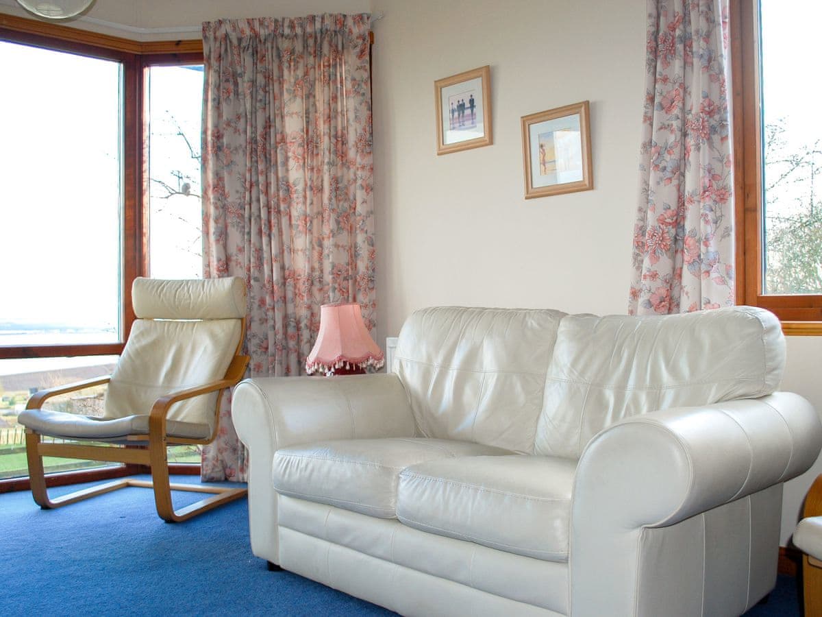 Flowerburn Holidays - Callachy Cottage, listing photograph 2