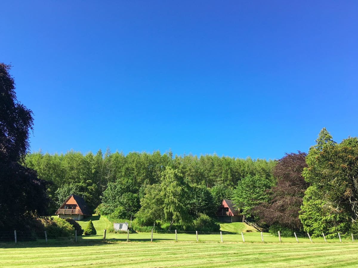 Flowerburn Holidays - Heather Lodge, listing photograph 8