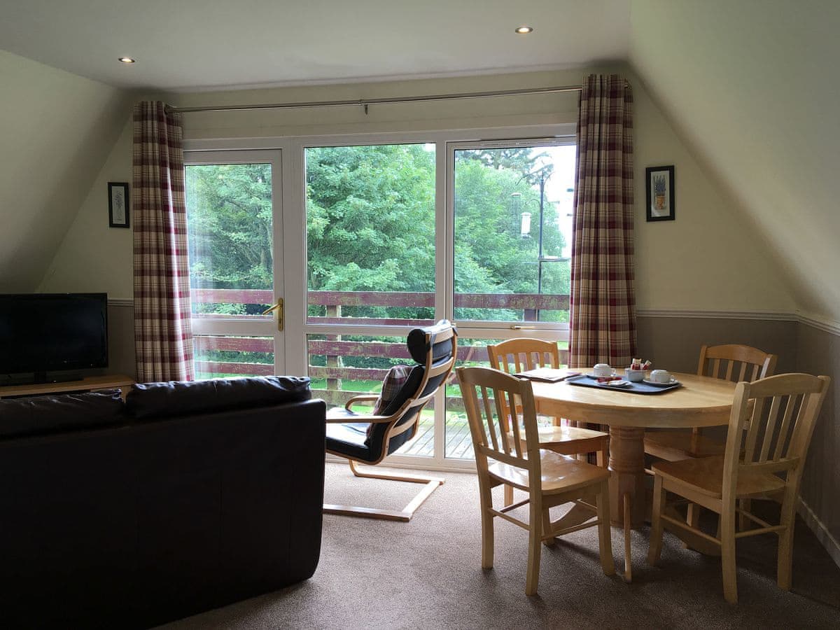 Flowerburn Holidays - Thistle Lodge, listing photograph 2
