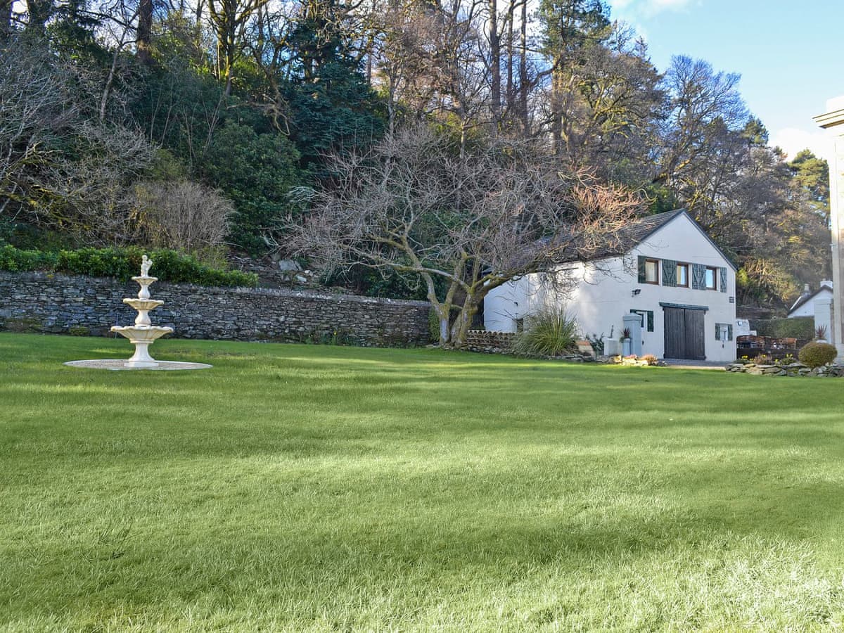 Strone Lodge, listing photograph 2