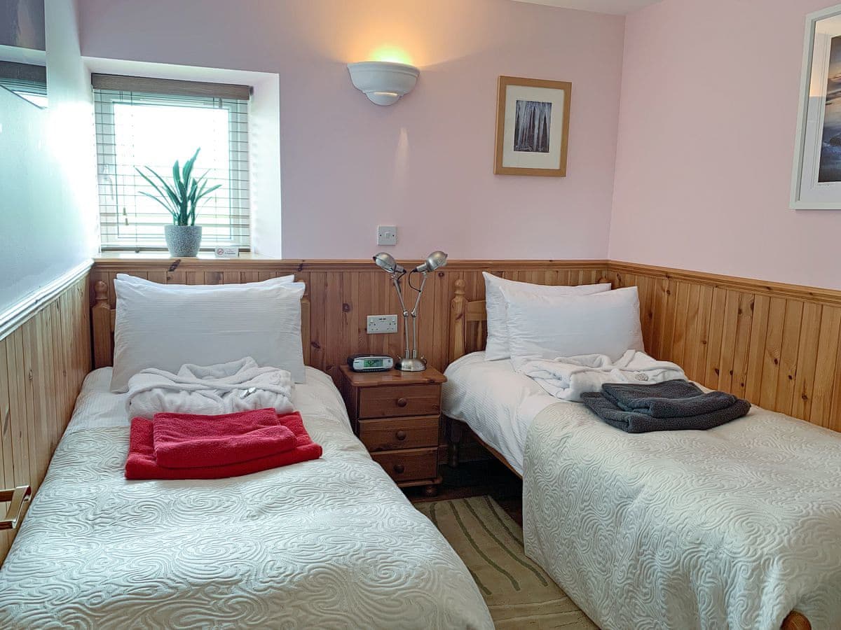 Teeny's Cottage, listing photograph 12