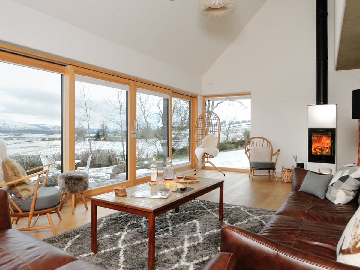 Tom's Lodge, listing photograph 2