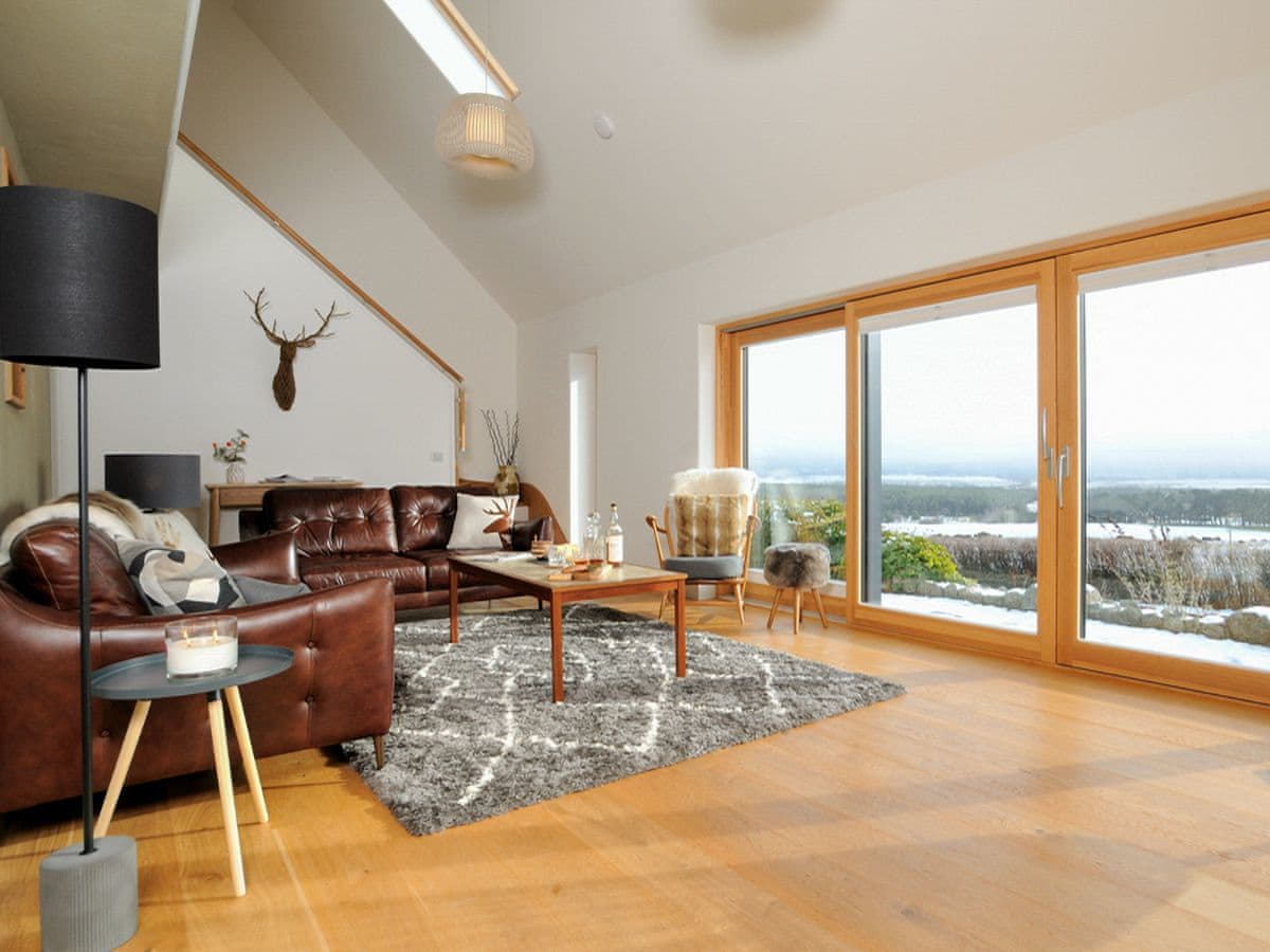 Tom's Lodge, listing photograph 4