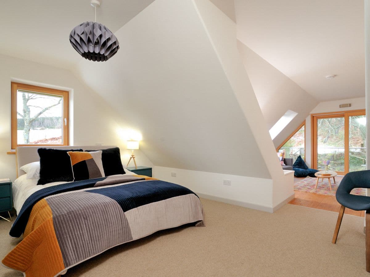 Tom's Lodge, listing photograph 11