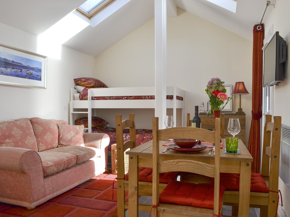 Five Diabaig - Mango Pony's Bothy, listing photograph 3
