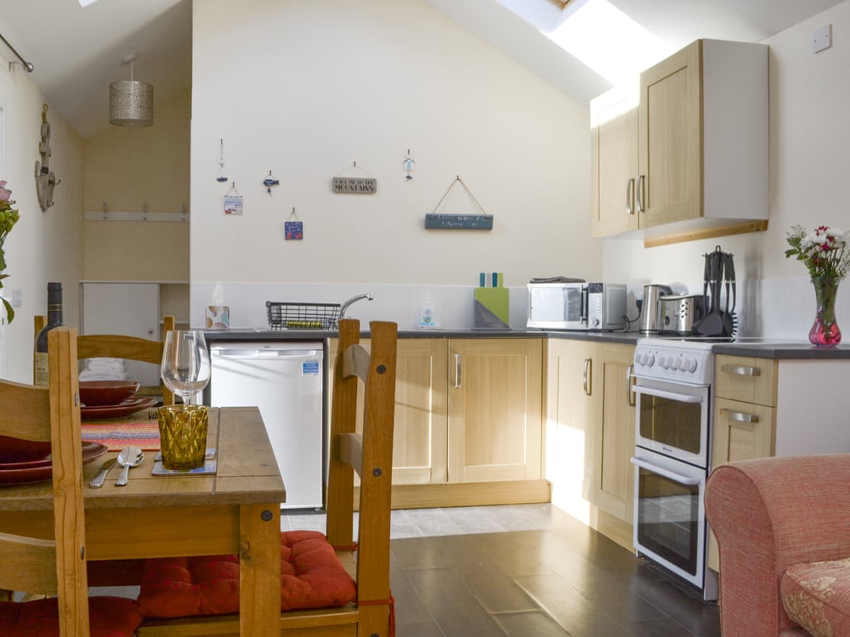 Five Diabaig - Mango Pony's Bothy, listing photograph 5