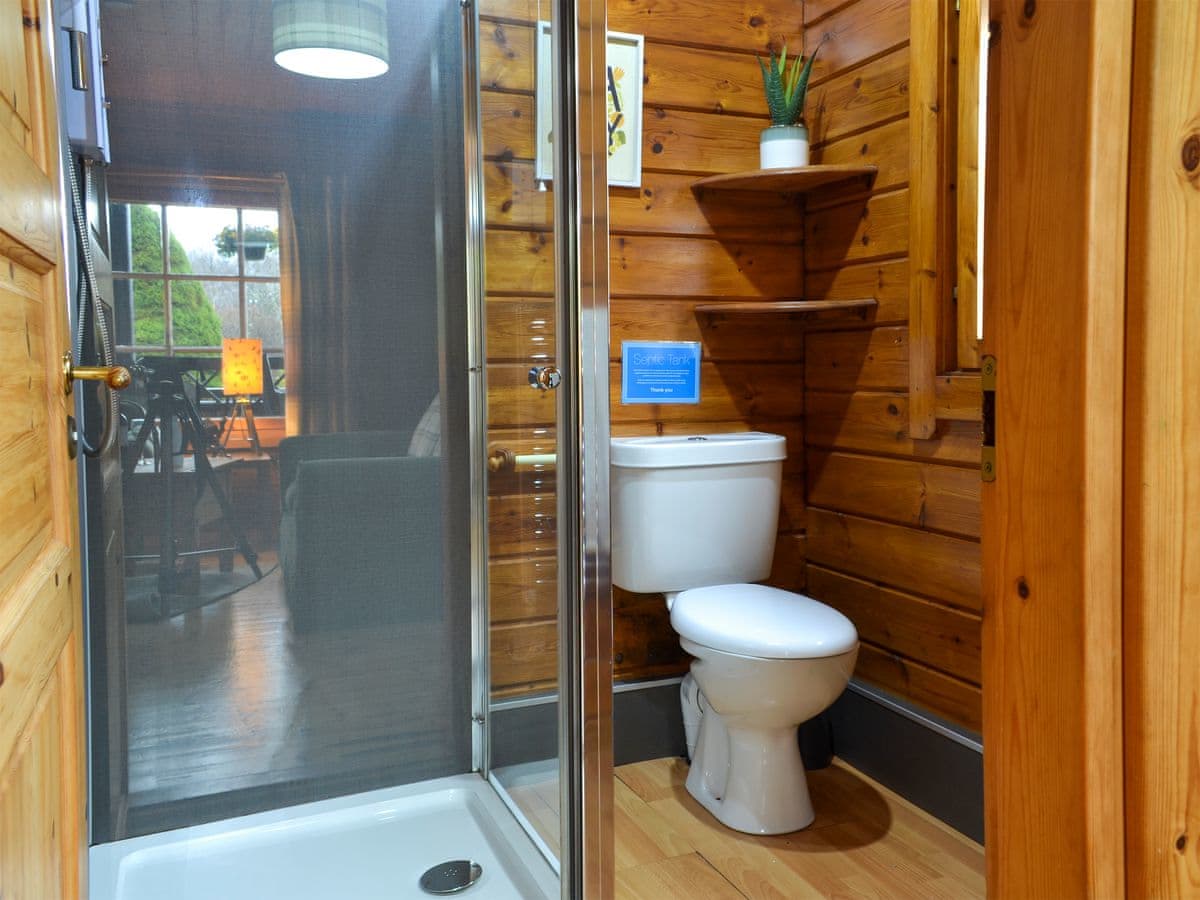 Dontra Log Chalets - Dontra Log Chalet 2, listing photograph 9