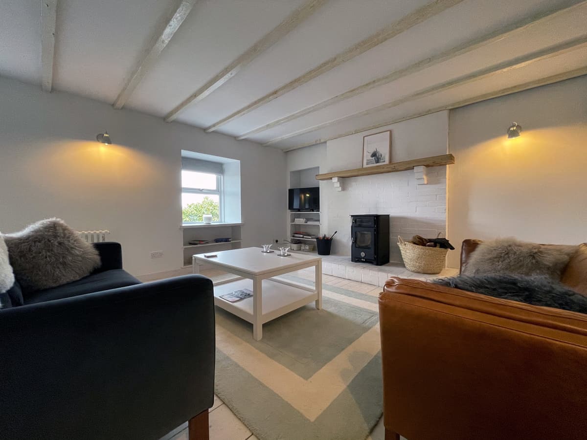 Lower Hilton Cottage, listing photograph 2