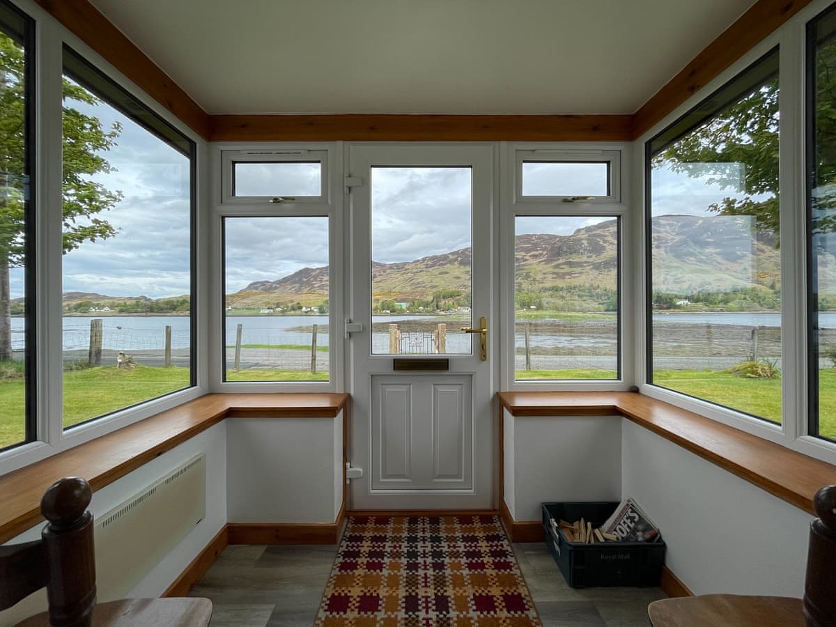 Lag Cottage, listing photograph 3