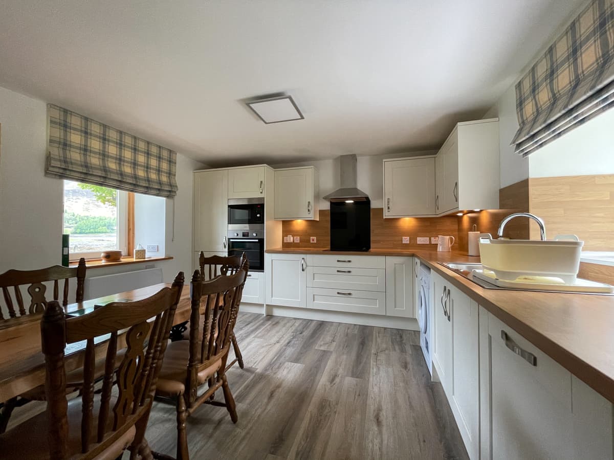 Lag Cottage, listing photograph 9