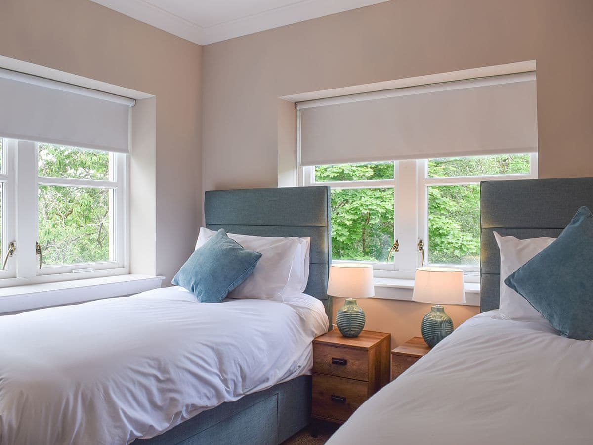 Inchrie Holiday Cottages- Forth View, listing photograph 12
