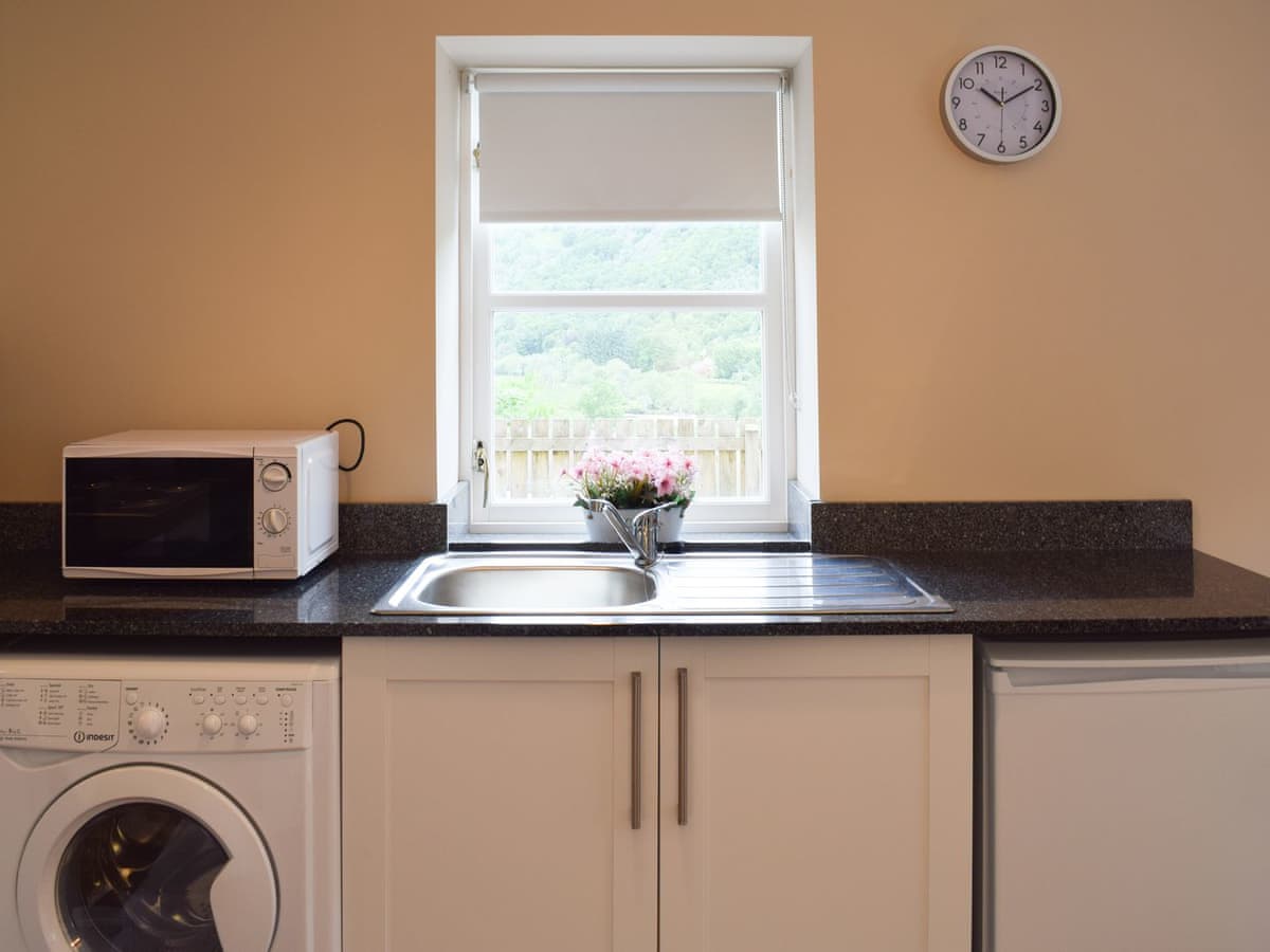 Inchrie Holiday Cottages - Faodail, listing photograph 6