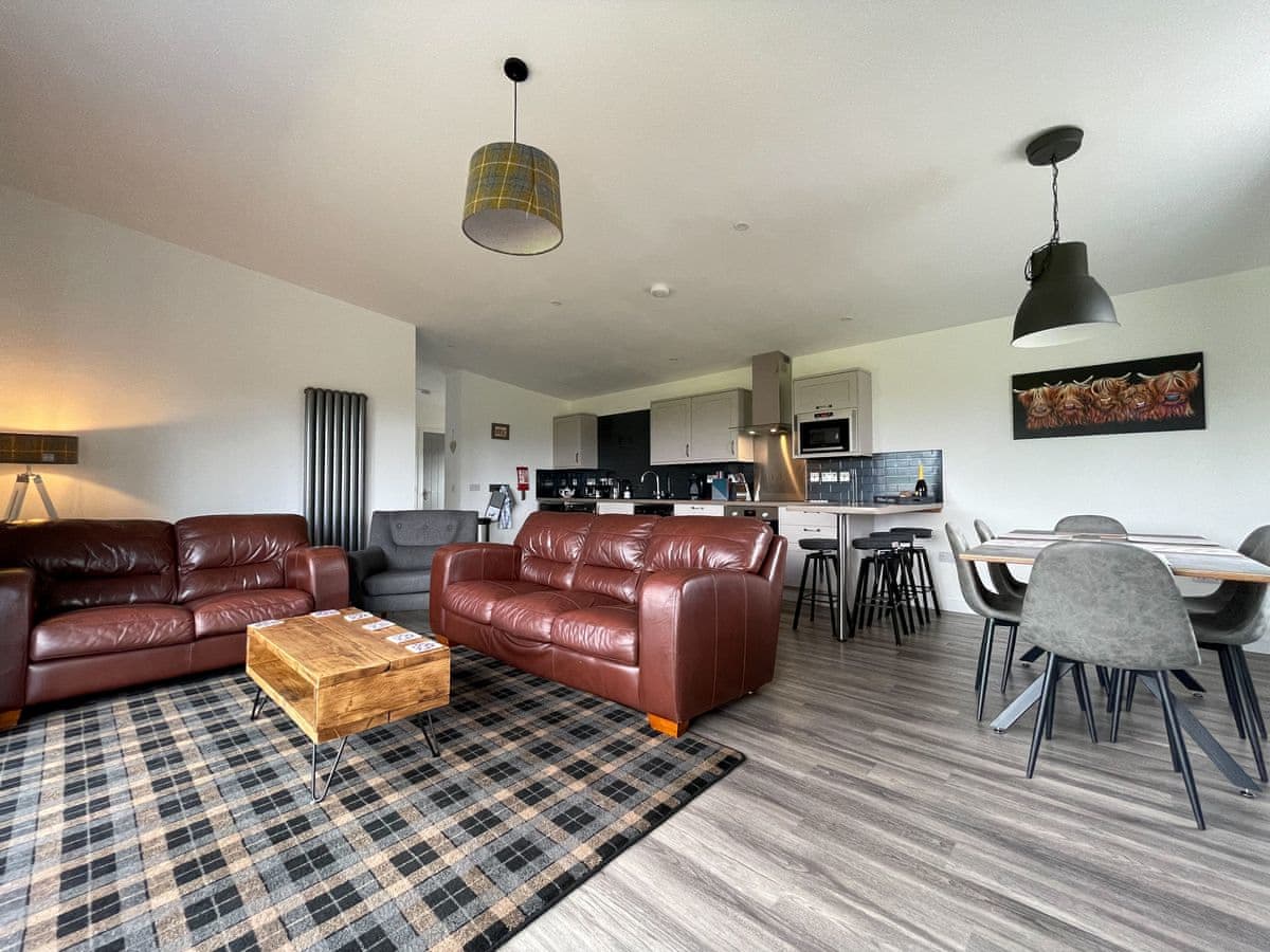 Willow Lodge, listing photograph 3