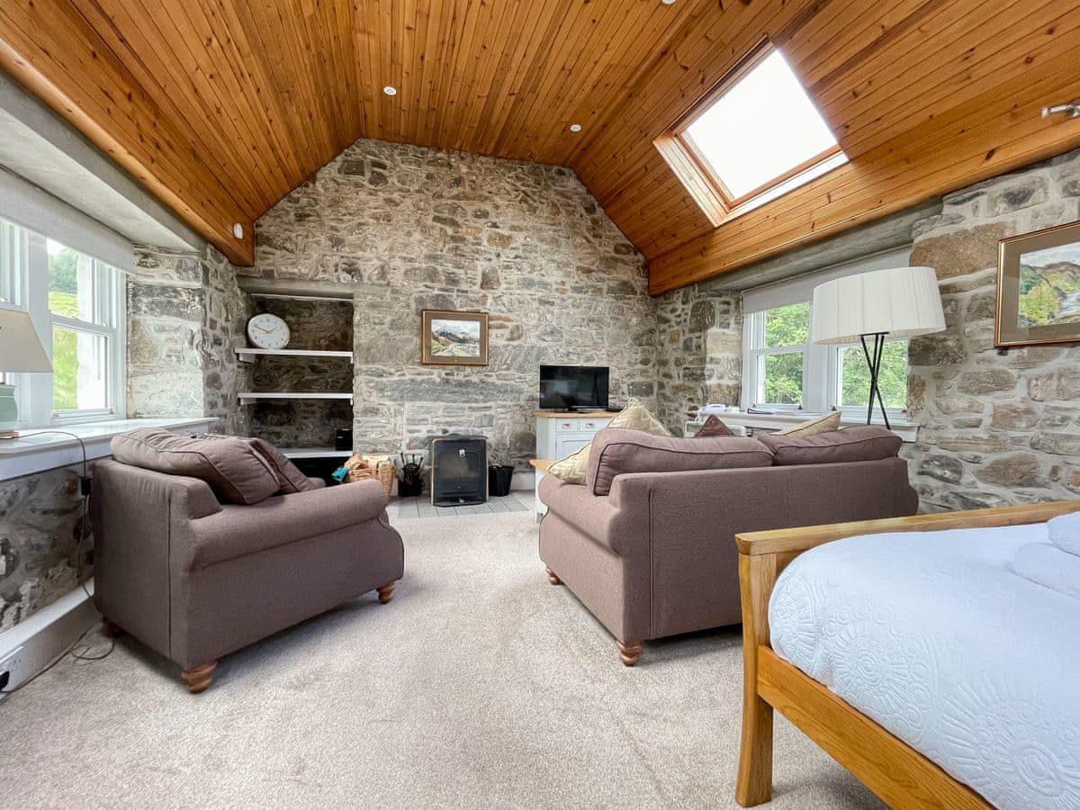 Strathconon Cottages - Glacour Studio, listing photograph 4
