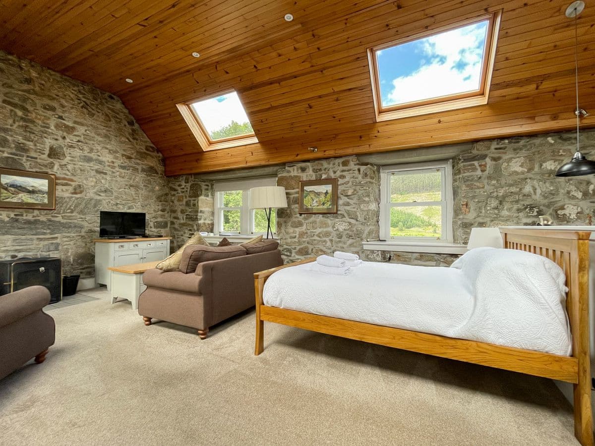 Strathconon Cottages - Glacour Studio, listing photograph 5