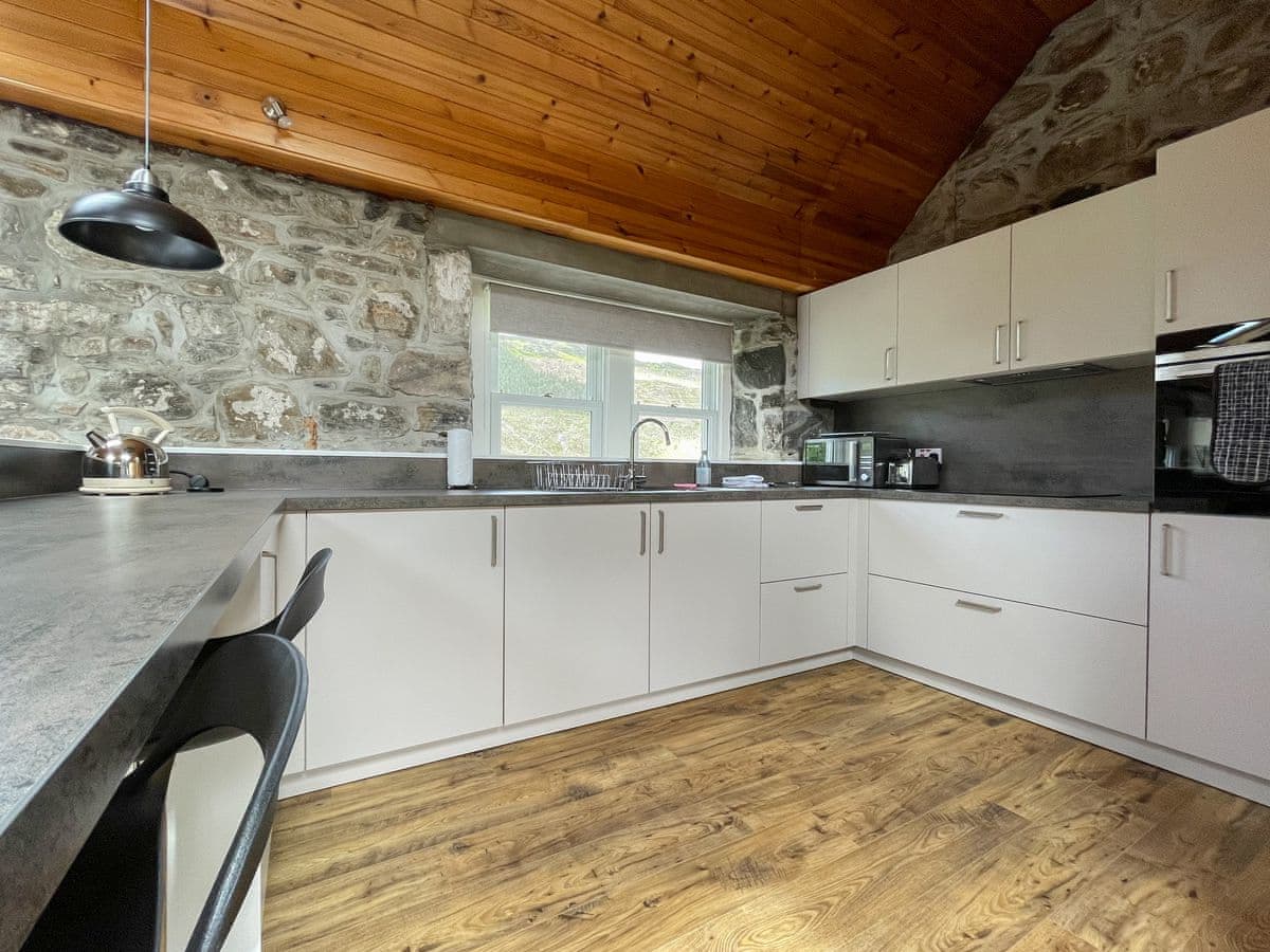 Strathconon Cottages - Glacour Studio, listing photograph 8