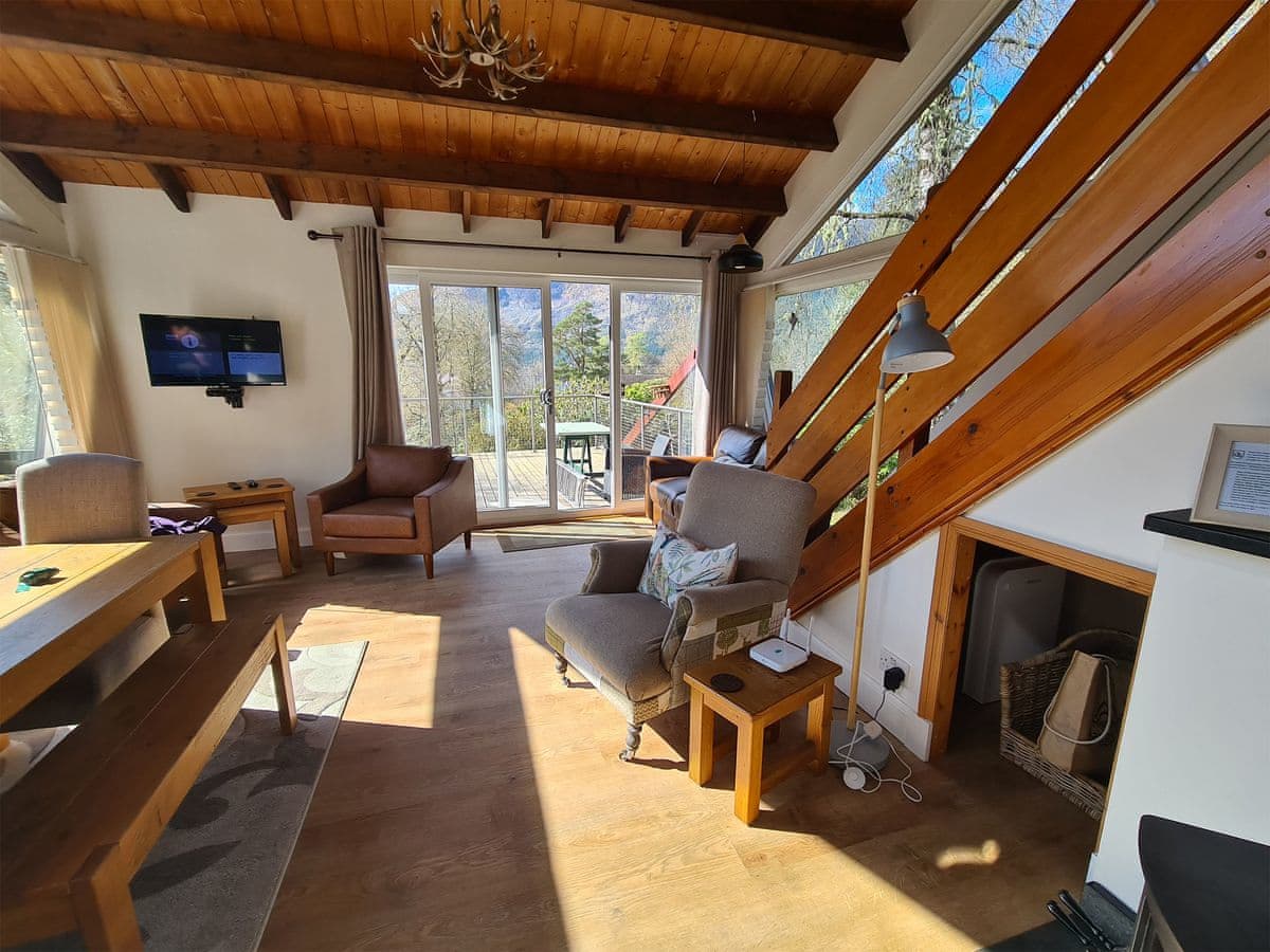 Cluanie Lodge, listing photograph 3