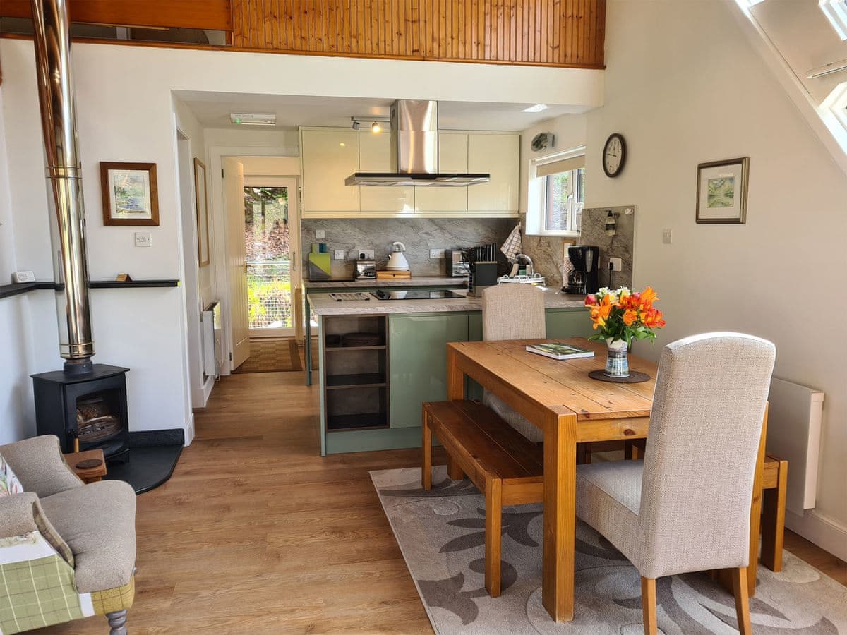 Cluanie Lodge, listing photograph 4