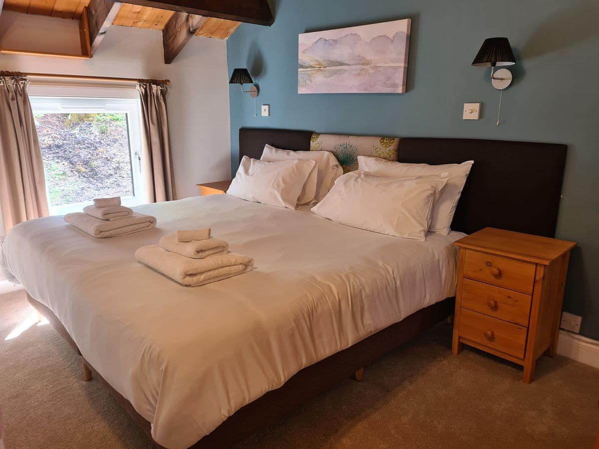 Cluanie Lodge, listing photograph 7
