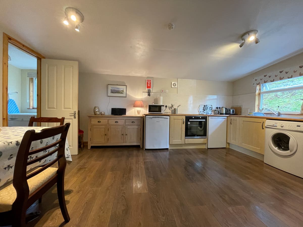 Eleven Diabaig Cottage, listing photograph 8
