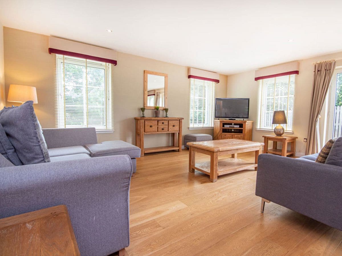 The Steading Apartment, listing photograph 3