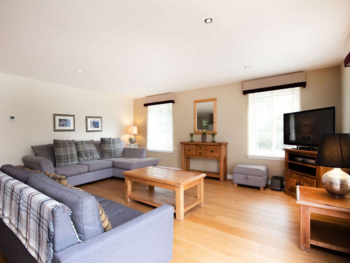 The Steading Apartment, listing photograph 4