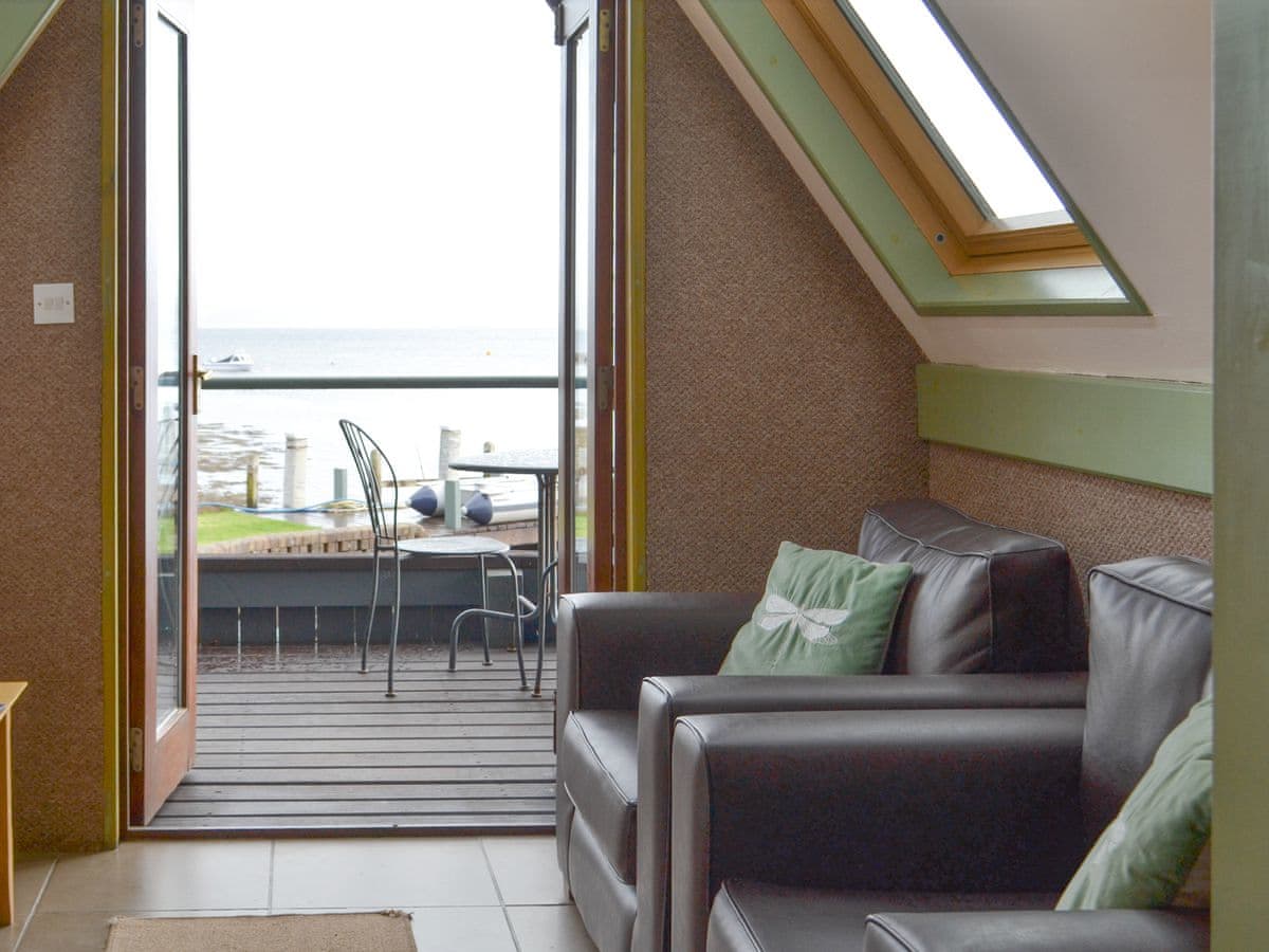 Dundonald Landing - Lochside Chalet, listing photograph 6