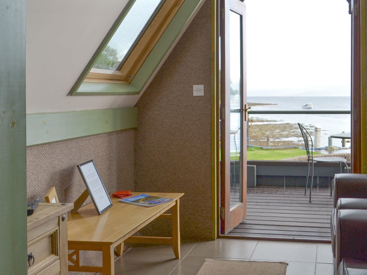 Dundonald Landing - Lochside Chalet, listing photograph 7