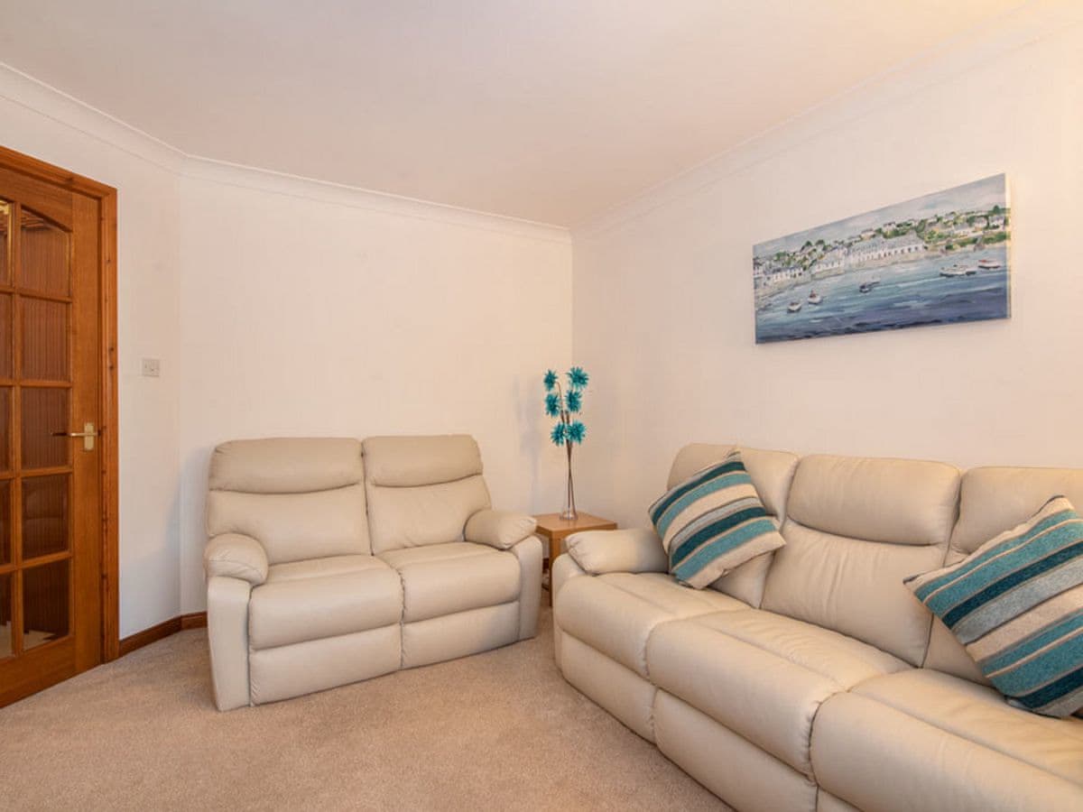 Holm Dell Apartment, listing photograph 3