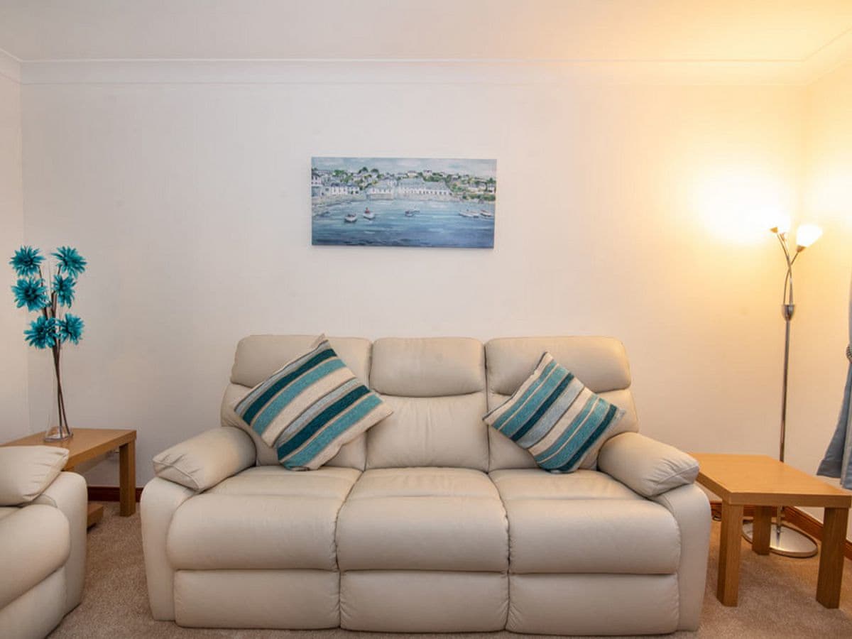 Holm Dell Apartment, listing photograph 5