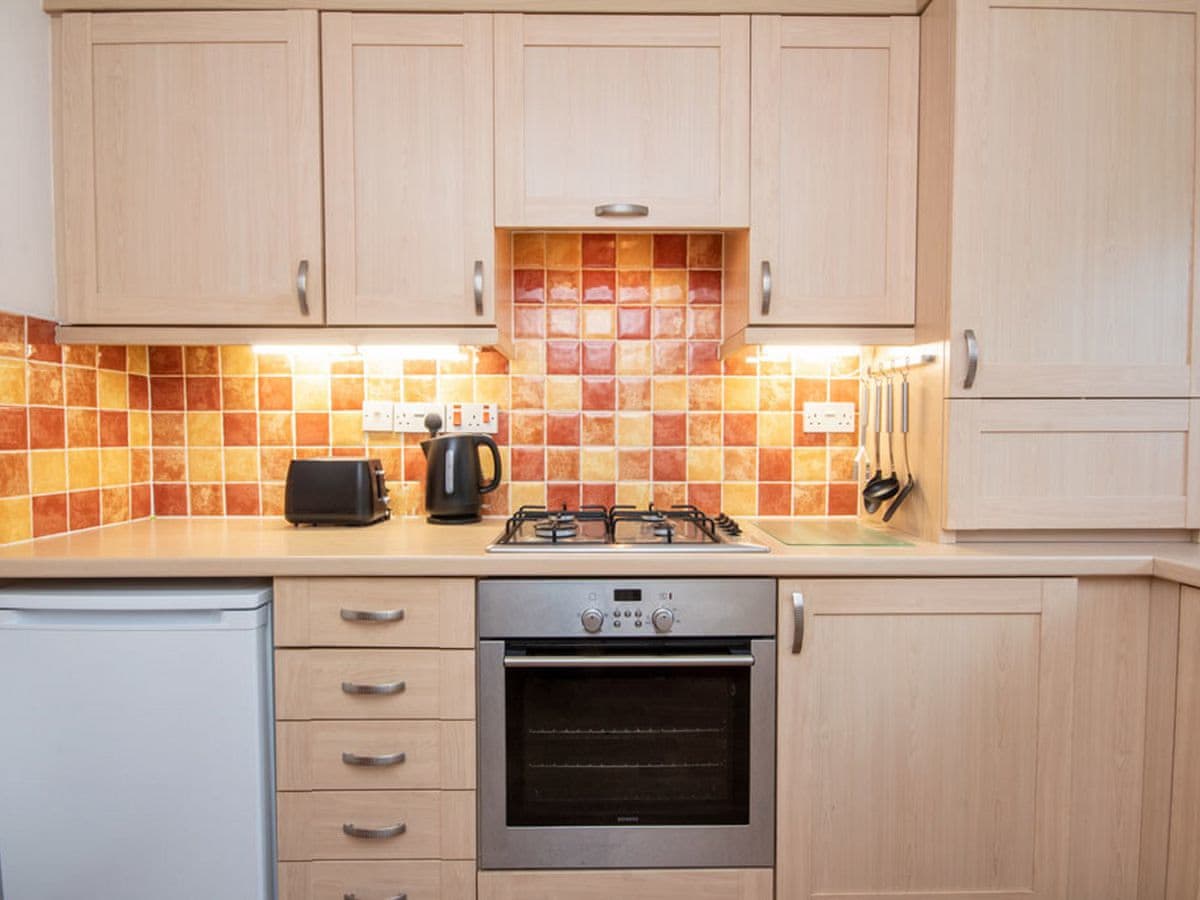 Holm Dell Apartment, listing photograph 8